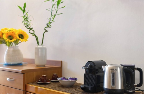 Aurora Apartment | Apartment 'Casa Chiara' with Balcony, Wi-Fi and Air Conditioning