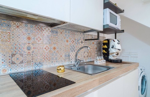 Santa Lucia Apartment | Apartment 'Casa Chimera - I Sogni Di Ludo' with Shared Terrace, Wi-Fi and Air Conditioning