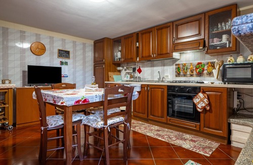 Pezze di Greco Apartment | Apartment 'Casa Da Anna' with Private Terrace, Wi-Fi and Air Conditioning