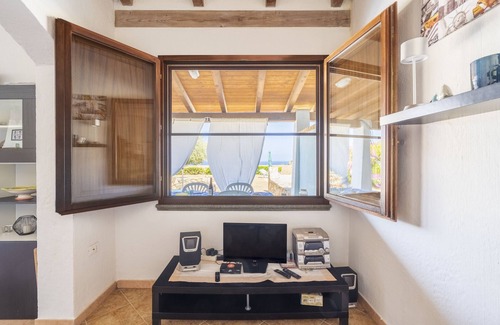 Tertenia Apartment | Apartment 'Casa Dalby' with Shared Pool, Private Terrace and Air Conditioning