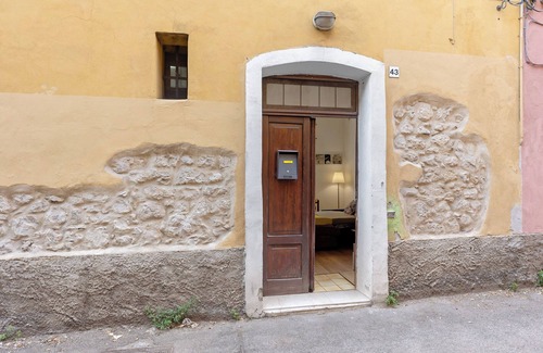 Est Apartment | Apartment 'Casa de Julieta' with Wi-Fi and Air Conditioning