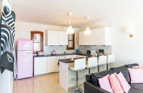 Nerja Apartment | Apartment 'Casa Feliz' with Sea View, Private Pool and Wi-Fi