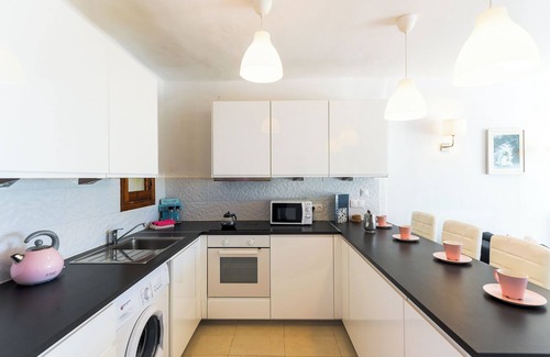 Nerja Apartment | Apartment 'Casa Feliz' with Sea View, Private Pool and Wi-Fi