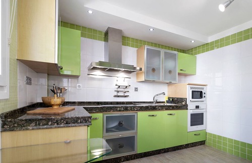 Cadiz Apartment | Apartment 'Casa Gades' with Sea View, Wi-Fi and Air Conditioning