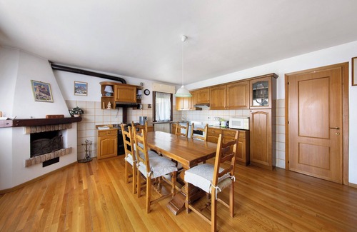 Vodo Cadore Apartment | Apartment 'Casa Gloria A Vinigo' with Mountain View, Private Terrace and Wi-Fi
