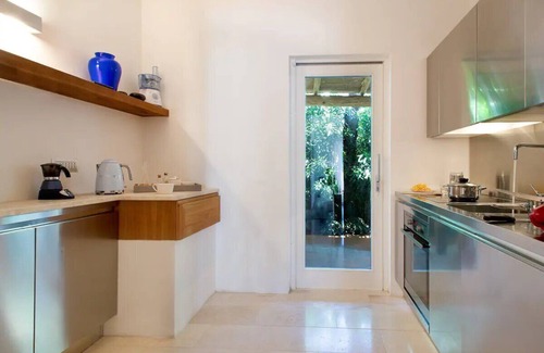 San Pantaleo Apartment | Apartment 'Casa Il Gelsomino San Pantaleo' with Shared Pool, Wi-Fi and Air Conditioning