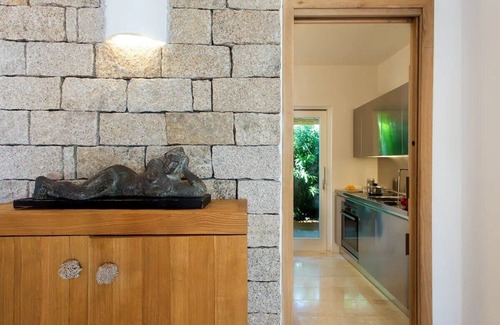 San Pantaleo Apartment | Apartment 'Casa Il Gelsomino San Pantaleo' with Shared Pool, Wi-Fi and Air Conditioning