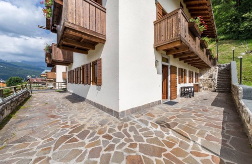 Vodo Cadore Apartment | Apartment 'Casa Lita E Jay A Vinigo' with Mountain View, Private Terrace and Wi-Fi