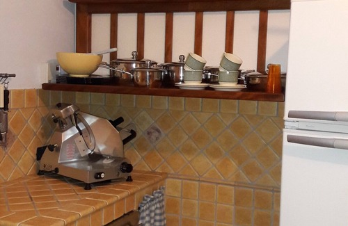 Nulvi Apartment | Apartment 'Casa Ludo' with Shared Garden, Wi-Fi and Air Conditioning