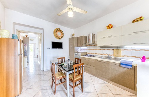 Torre Suda Apartment | Apartment 'Casa Luna' with Sea View, Private Terrace and Air Conditioning