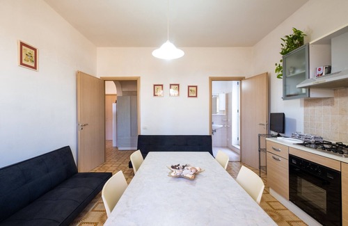 Baia Verde Apartment | Apartment 'Casa Vacanze Colopi' with Private Garden