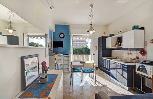 Albenga Apartment | Apartment Casa Vacanze Leslie with Balcony