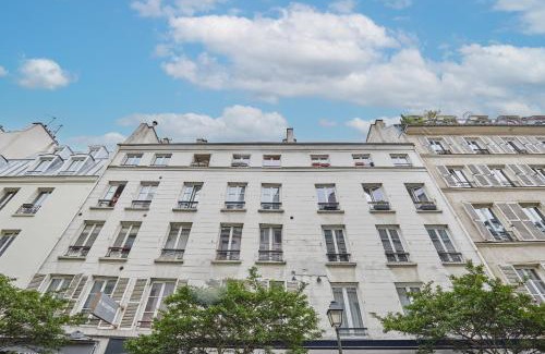 Arts-et-Metiers Apartment | Apartment center of Paris by Studioprestige