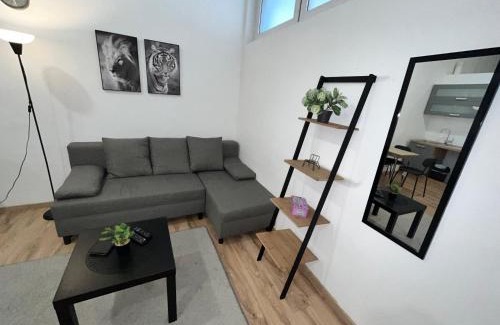 Dortmund Apartment | Apartment Central 10C 40qm Wi-Fi free Parking calm back house