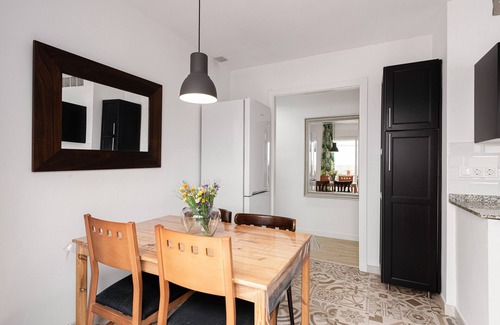 Capuchinos Apartment | Apartment 'Céntrico Y Confortable' with Private Terrace, Wi-Fi and Air Conditioning
