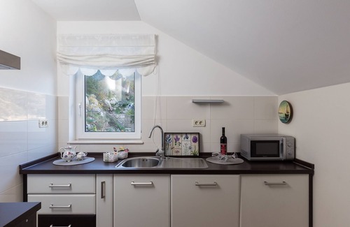 Sustjepan Apartment | Apartment Cetinić - Two Bedroom Apartment with Terrace and Sea View