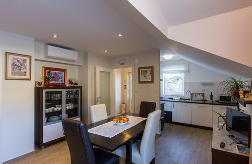 Sustjepan Apartment | Apartment Cetinić - Two Bedroom Apartment with Terrace and Sea View