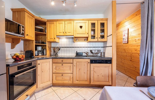 Albiez-le-Vieux Apartment | Apartment 'Chalet Zénaïde' with Mountain View, Private Terrace and Wi-Fi