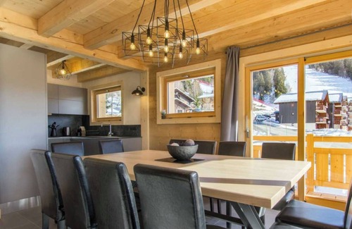 Les Saisies Apartment | Apartment 'Chalet B - o Saisies' with Mountain View, Balcony and Wi-Fi