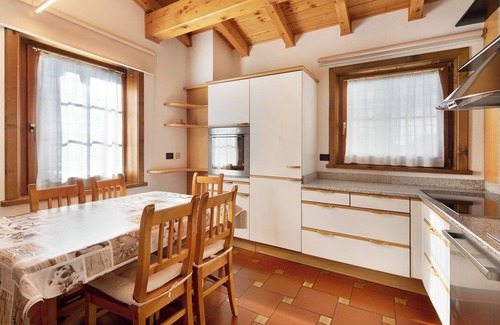 San Rocco Apartment | Apartment "Chalet Gaste Big Family" with Mountain View and Wi-Fi