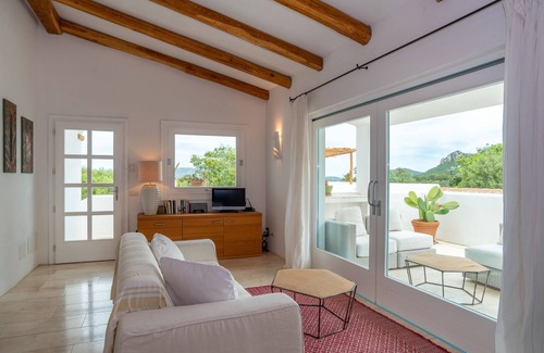 San Pantaleo Apartment | Apartment "Charming house in San Pantaleo" with Shared Pool, A/C, Wi-Fi & Terrace