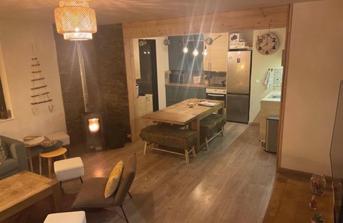 Briancon Apartment | Apartment 'Chez Nous Piste Noire' with Mountain View, Balcony and Wi-Fi