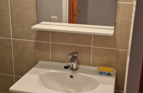 Cahors Apartment | Apartment 'Chez Philou' with Shared Pool, Private Terrace and Wi-Fi