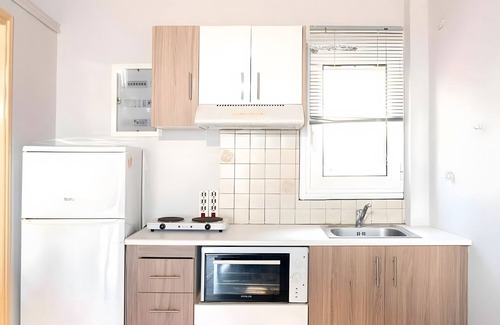 Foinikounta Apartment | Apartment 'Chroma' with Sea View, Wi-Fi and Air Conditioning