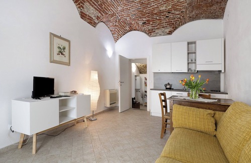Toirano Apartment | Apartment 'Ciliegio Agriturismo La Ferla' with Private Terrace and Air Conditioning