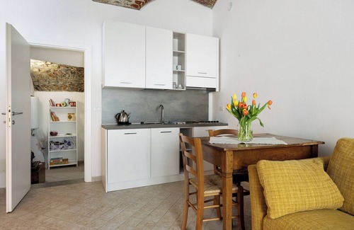 Toirano Apartment | Apartment 'Ciliegio Agriturismo La Ferla' with Private Terrace and Air Conditioning
