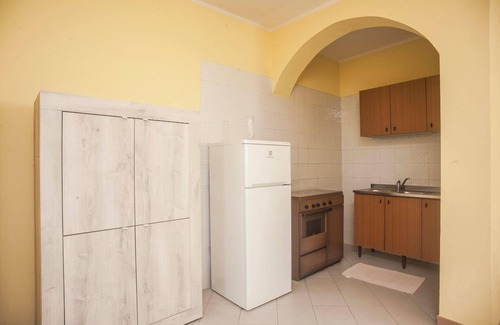 Villa San Pietro House | Apartment "Cindy" with Mountain View, Wi-Fi, A/C, Balcony, Terrace & Garden