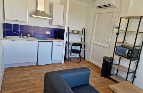 Bourges Apartment | Apartment-City-Ensuite with Shower