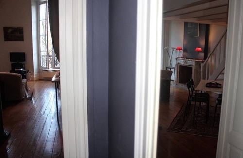 Bordeaux City Centre Apartment | Apartment-Clemenceau-Ensuite with Bath-Street View