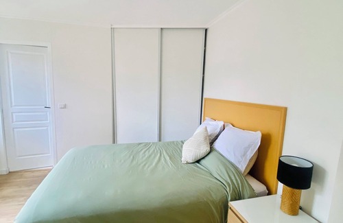 Neuilly-Plaisance Apartment | Apartment close to Paris and Disneyland, with large terrace