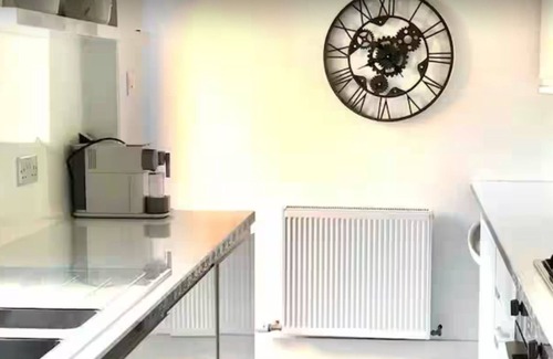 Central Aberdeen Apartment | Apartment close to Aberdeen Royal Infirmary and lovely parks.