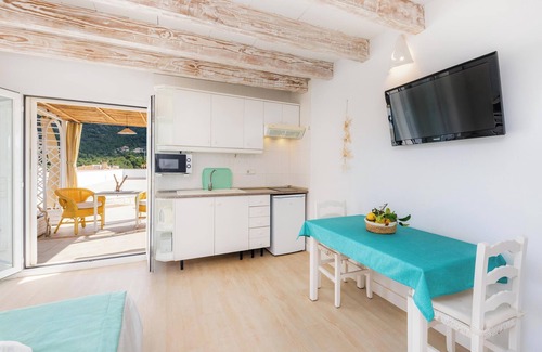 Canyamel Apartment | Apartment Close to the Beach with Pool Access, Private Terrace, Air Conditioning and Wi-Fi