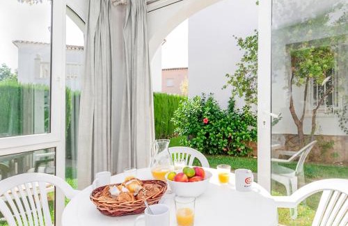 Molinell Apartment | Apartment Club Sevilla I-3 by Interhome