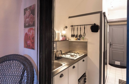 Lanas Apartment | Apartment 'Cocoon - Bord Ardèche' with Private Terrace and Wi-Fi