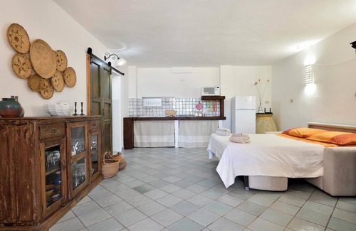 Torre di Bari Apartment | Apartment Colori della Sardegna in Villa Belvedere close to the Beach