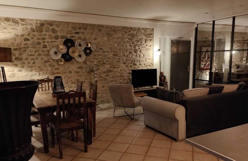 Crest Apartment | Apartment-Comfort-Ensuite-Courtyard view