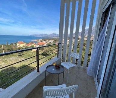 Utjeha Hladna Uvala House | Apartment Complex with Pool in Bar, Montenegro