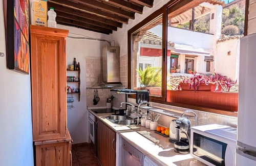 Albaicin Apartment | Apartment 'Dar Ar Nur Albaycin' with Mountain Views, Wi-Fi and Air Conditioning