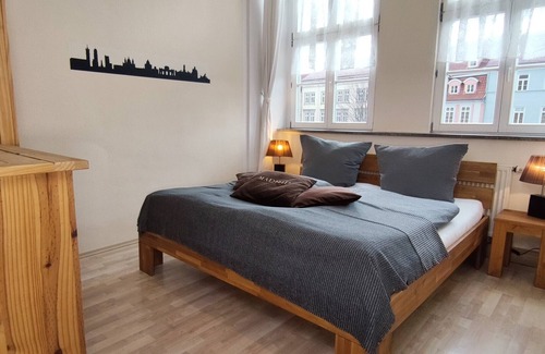 Mühlhausen Apartment | Apartment City-Apartments Fewo Madrid with Pool, Garden & Wi-Fi