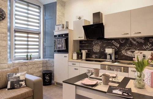 Mühlhausen Apartment | Apartment 'Unterkunft Alte Schlosserei' with Wi-Fi