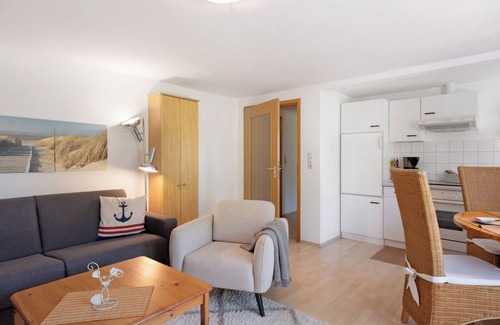 Misselwarden Apartment | Apartment 'An Der Silberfuchsbörse' with Private Terrace, Private Garden and Wi-Fi