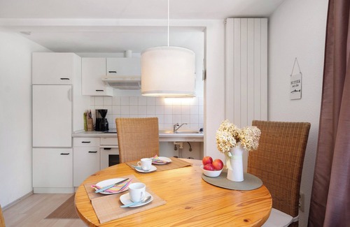 Misselwarden Apartment | Apartment 'An Der Silberfuchsbörse' with Private Terrace, Private Garden and Wi-Fi
