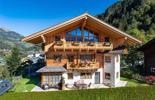 Grossarl Apartment | Apartment 'Deluxe 1' with Private Garden, Balcony and Wi-Fi