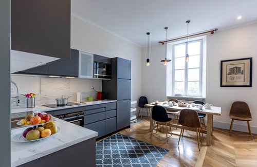Embrun Apartment | Apartment-Deluxe-Ensuite-Mountain view-Le Balcon