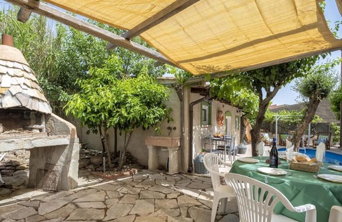 Tergu Apartment | Apartment 'Dependance Villa Endeavour' with Mountain View, Shared Pool & Wi-Fi
