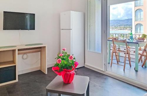 Six-Fours-les-Plages Apartment | Apartment Diamant bleu by Interhome